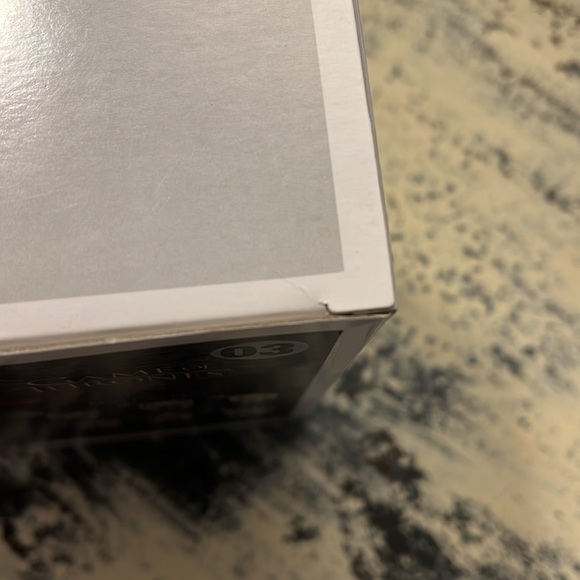 Funko Pop Daenerys Targaryen 03 Gold / White Dragon Barnes & Noble Exclusive - Picture 11 of 11